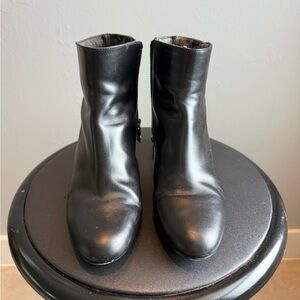 Elegant Black Leather Boots